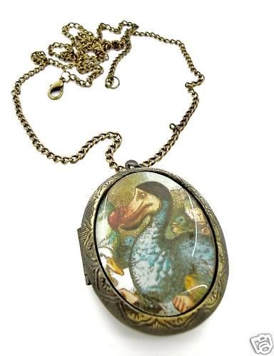 DODO CAMEO LOCKET NECKLACE 28 AILCE IN WONDERLAND