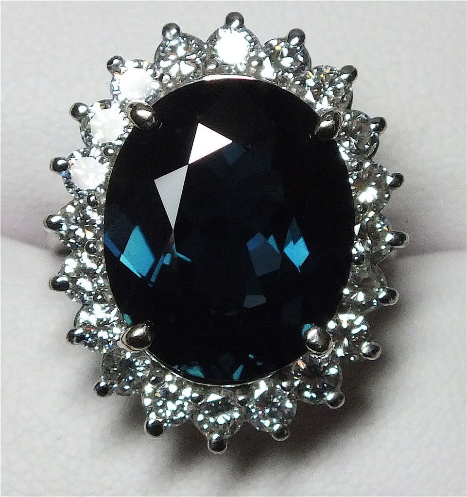 PRINCESS DIANA STYLE 14.59 CARAT SAPPHIRE & DIAMOND RING