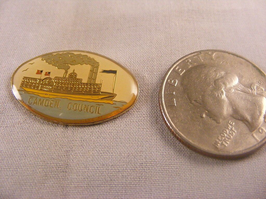 CAMDEN COUNCIL STEAM BOAT PADDLE BOAT PIN