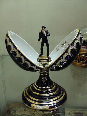 Elvis Presley Ardleigh Elliott 2007 Musical Egg Statue Figure 68