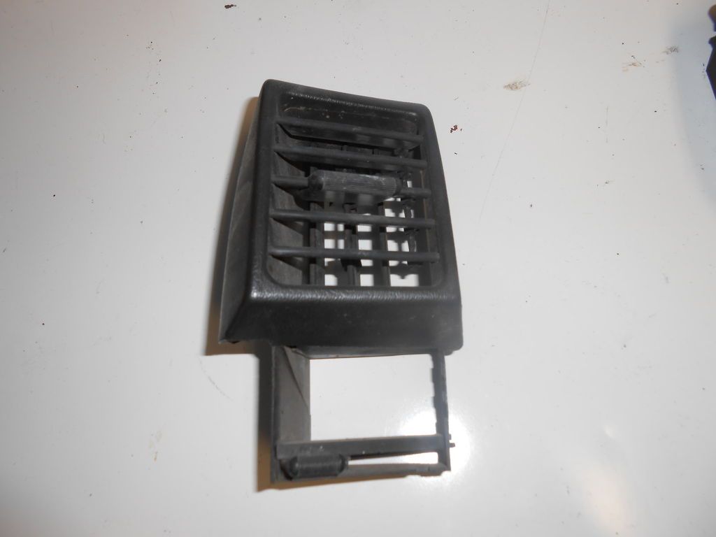 1986 Porsche 944 Left Side Air Vent For Dash