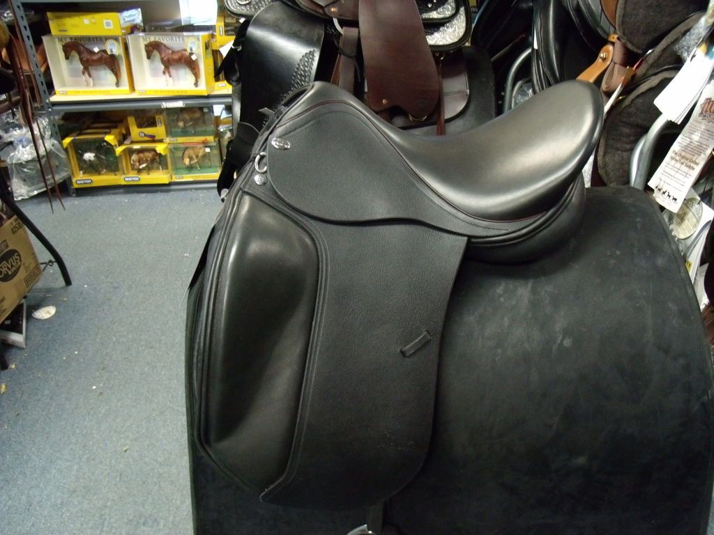 Harry Dabbs Jaguar XF Buffalo Dressage Saddle 17.5 medium/ wide