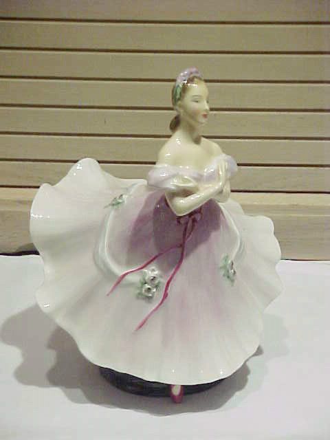 ROYAL DOULTON LADY FIGURINE THE BALLERINA  MA DE IN ENGLAND