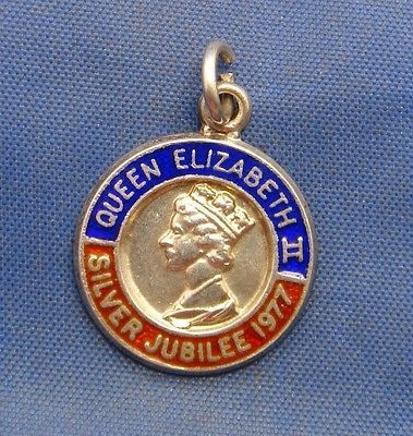 elizabeth ii jewelry