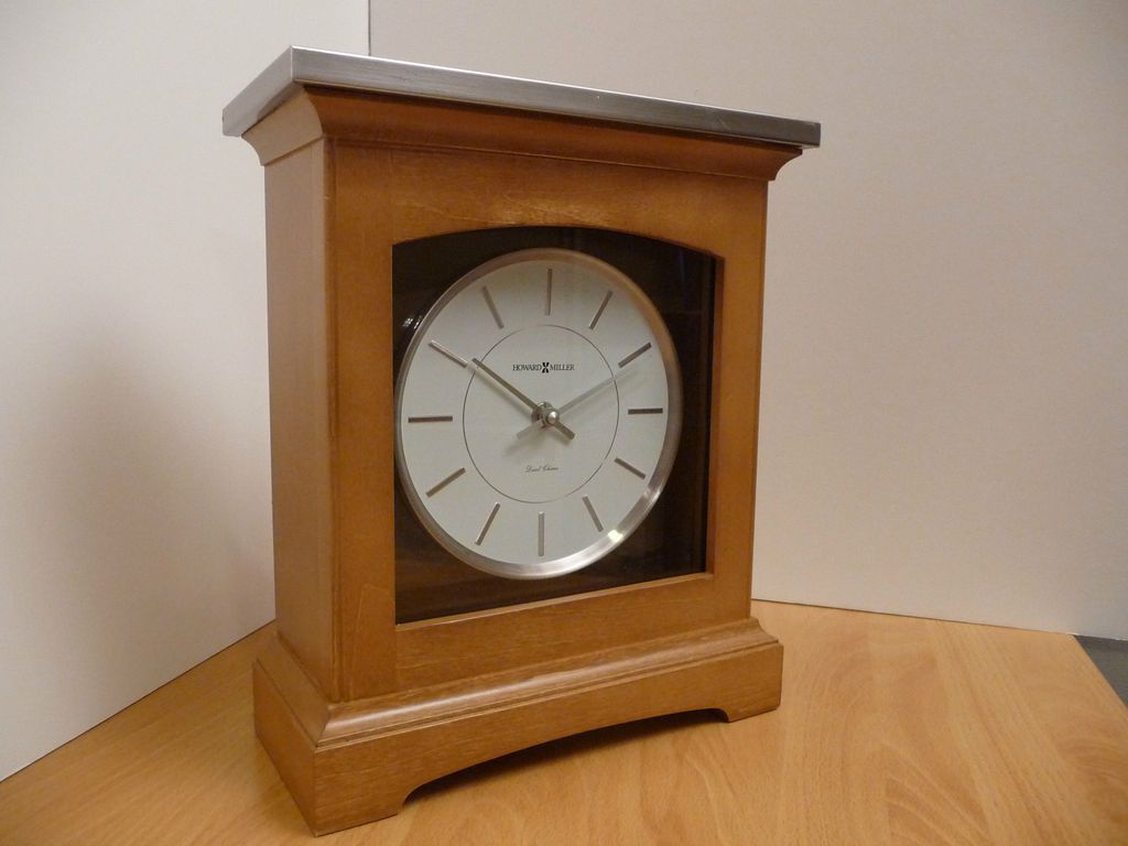 HOWARD MILLER URBAN MANTLE CLOCK DUAL CHIME MODEL 630 159