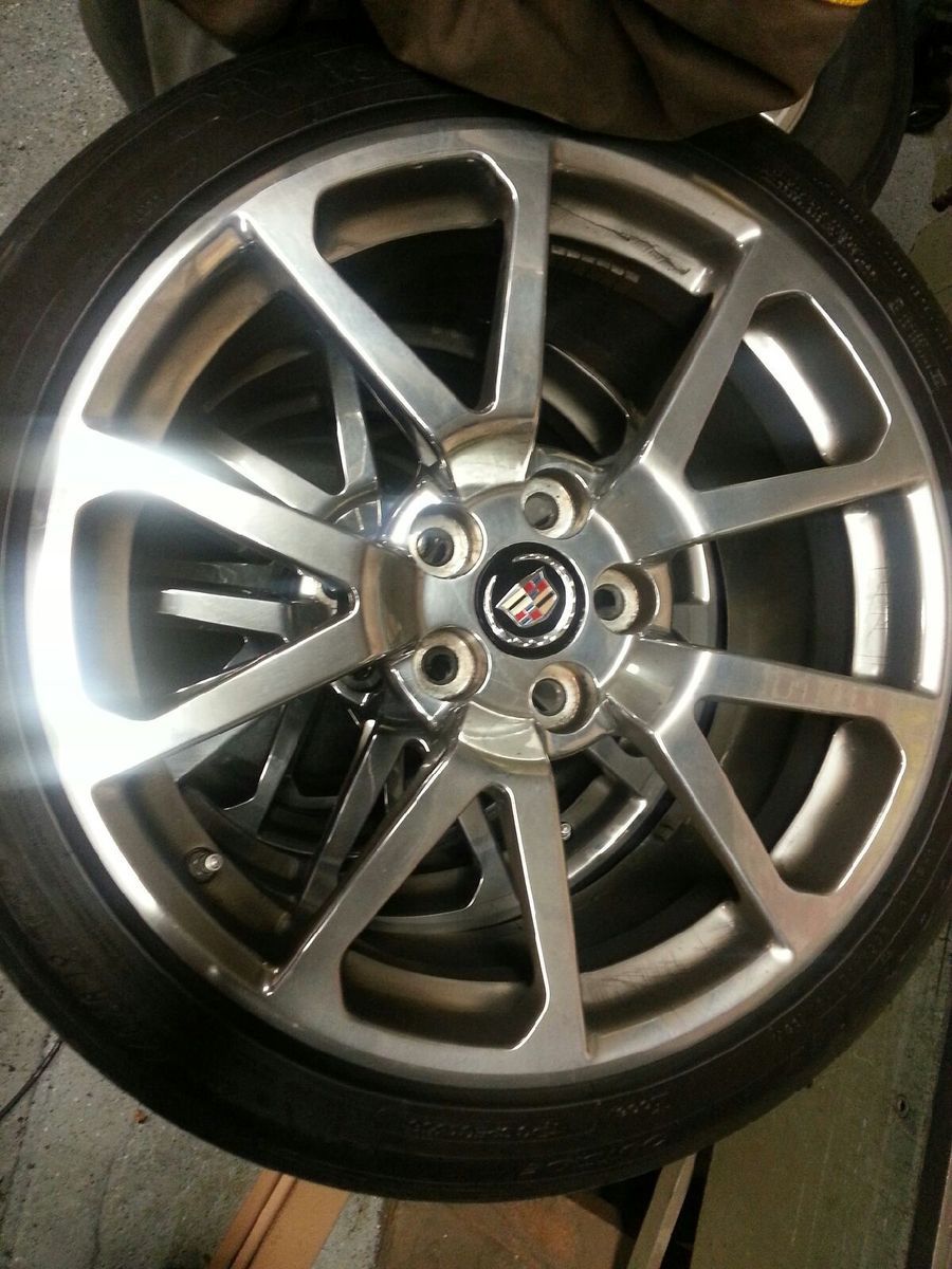 CTS V Sedan Polished OEM Rims 09 13 Tires centercaps lugnuts TPMS