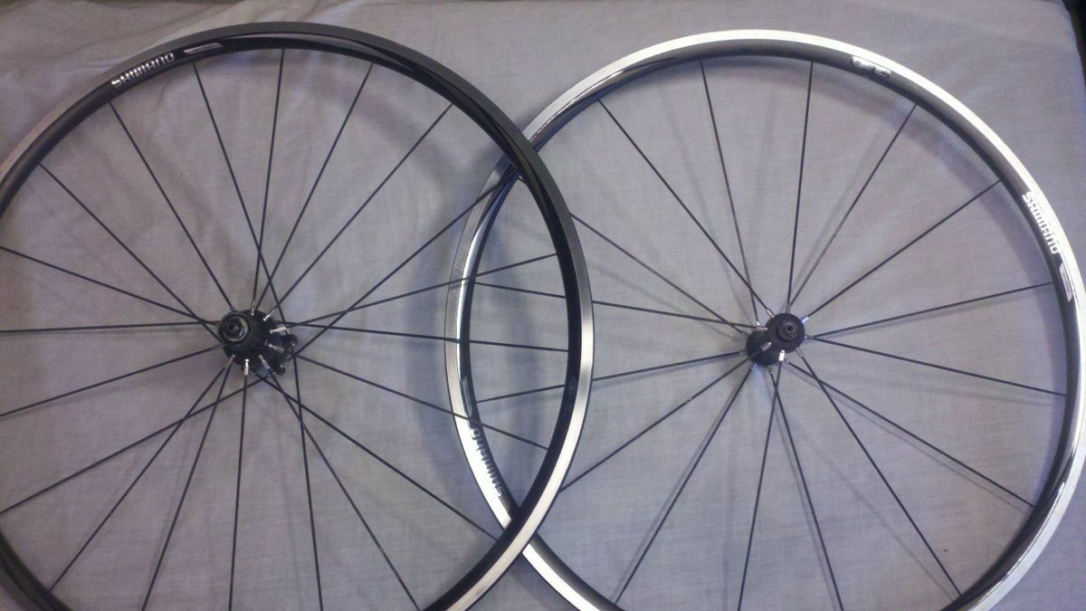 New Shimano WH R550 Wheelset Wheels Black