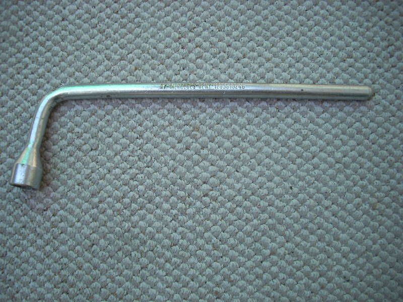 Mercedes 280 300 350 450 380 SE SL Sel Lug Wrench